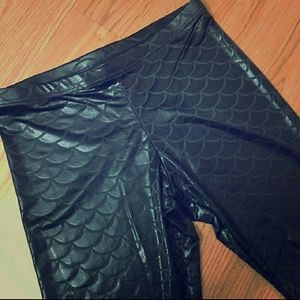 Black mermaid leggings